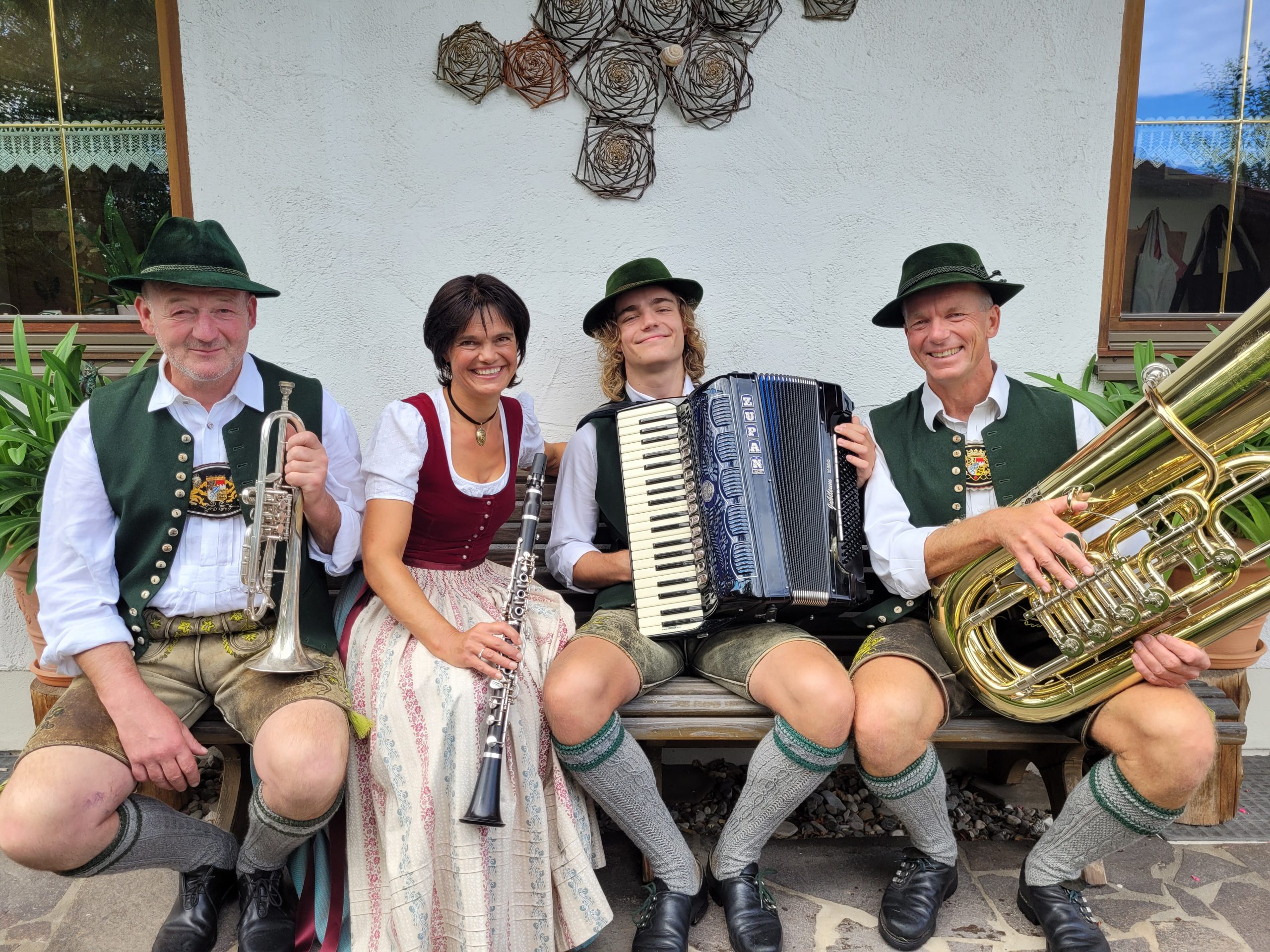 2022.09.06_Bandfoto_Vroni_Georg_Weber_Christian